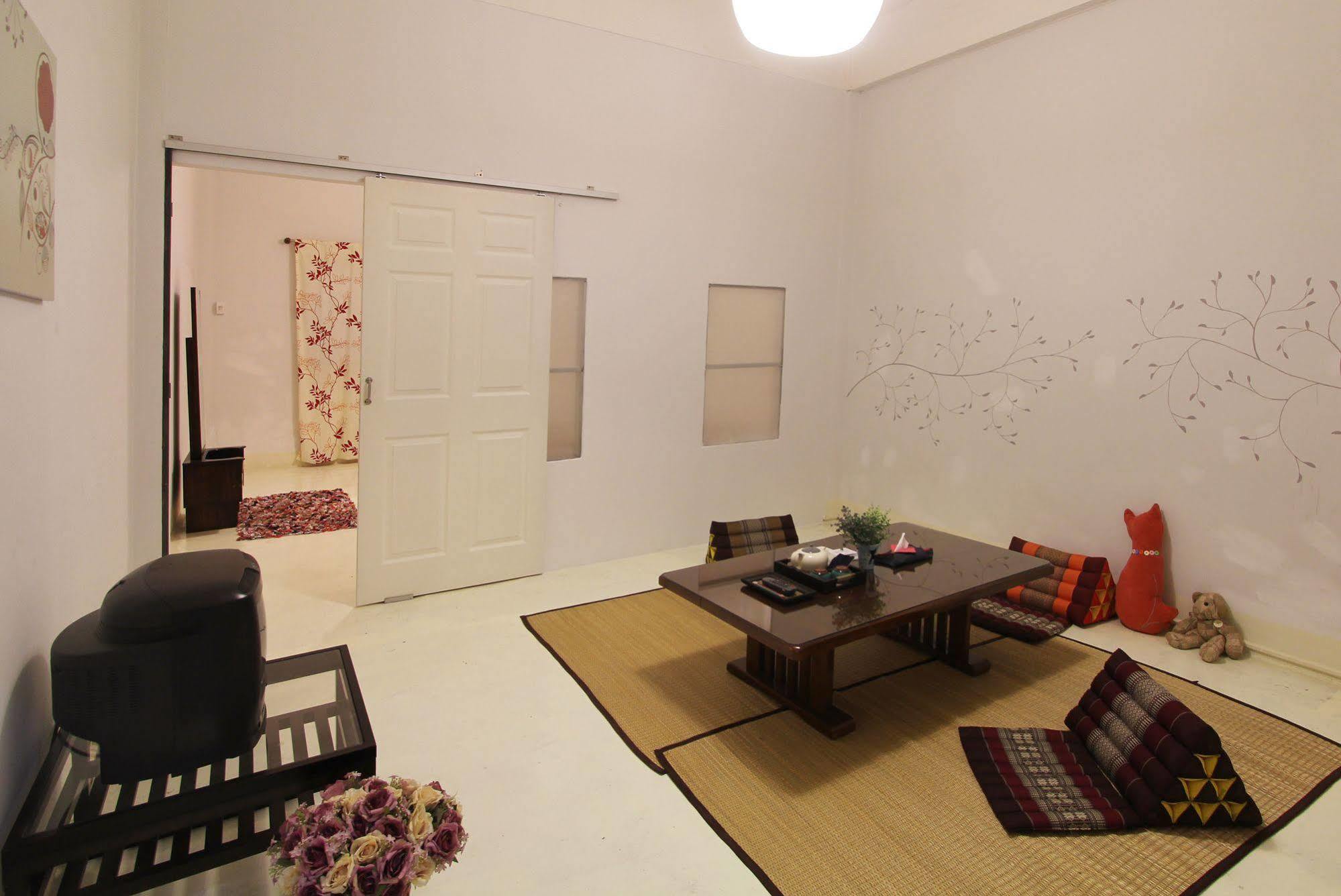 Thai Chaba Backpackers Udon Thani Exterior photo